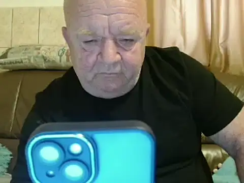 Snapshot of fullballs6 chatting on 03/10/25, 06:27 fullballs6 online show from 03/10/25, 06:27