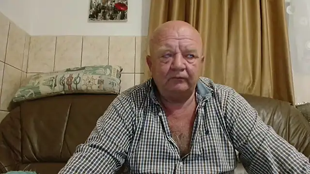 Snapshot of fullballs6 chatting on 09/12/25, 12:55 fullballs6 online show from 09/12/25, 12:55