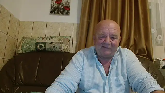 Snapshot of fullballs6 chatting on 10/13/25, 01:49 fullballs6 online show from 10/13/25, 01:49