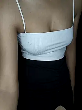 Snapshot of simrann_69 chatting on 12/06/24, 07:34 simrann 69 online show from 12/06/24, 07:34