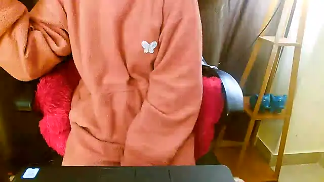 Snapshot of simrann_69 chatting on 01/18/25, 08:30 simrann 69 online show from 01/18/25, 08:30