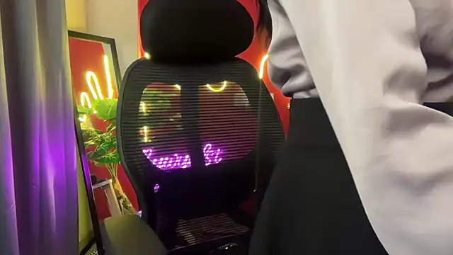 Snapshot of simrann_69 chatting on 09/21/25, 11:01 simrann 69 online show from 09/21/25, 11:01