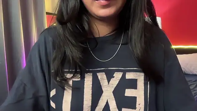 Snapshot of simrann_69 chatting on 10/11/25, 09:24 simrann 69 online show from 10/11/25, 09:24