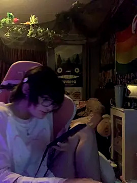 Snapshot of space_g1rl chatting on 11/08/25, 05:23 space g1rl online show from 11/08/25, 05:23