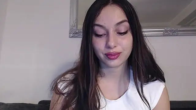 Snapshot of courtneyPerfect chatting on 12/13/24, 07:47 courtneyPerfect online show from 12/13/24, 07:47