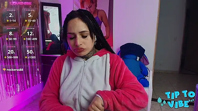 Snapshot of TinnaDawsom chatting on 03/07/25, 04:13 TinnaDawsom online show from 03/07/25, 04:13