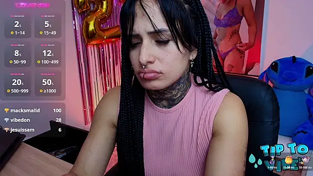 Snapshot of TinnaDawsom chatting on 03/18/25, 05:31 TinnaDawsom online show from 03/18/25, 05:31