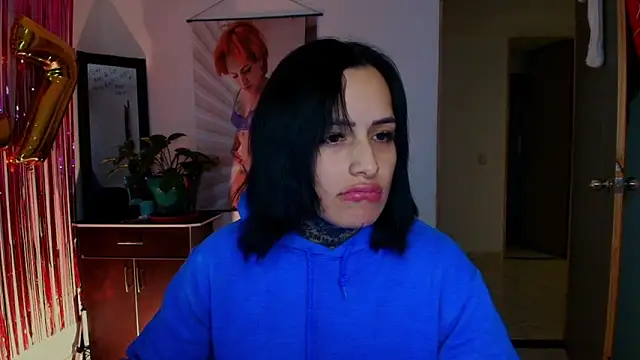 Snapshot of TinnaDawsom chatting on 10/04/25, 12:52 TinnaDawsom online show from 10/04/25, 12:52