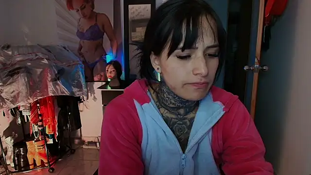 Snapshot of TinnaDawsom chatting on 02/11/26, 12:15 TinnaDawsom online show from 02/11/26, 12:15