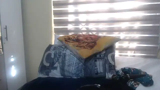 Foxybrownxx1 online show from 05/03/26, 06:19