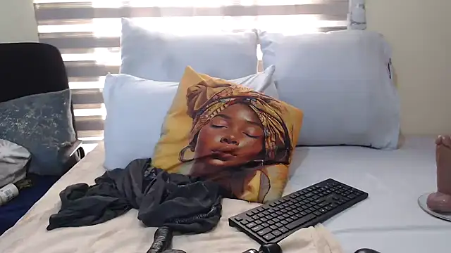 Foxybrownxx1 online show from 05/21/26, 07:15