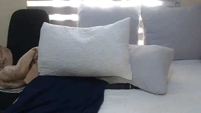 Foxybrownxx1 online show from 06/13/26, 06:22
