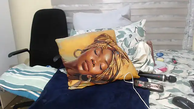 Foxybrownxx1 online show from 06/22/26, 09:12