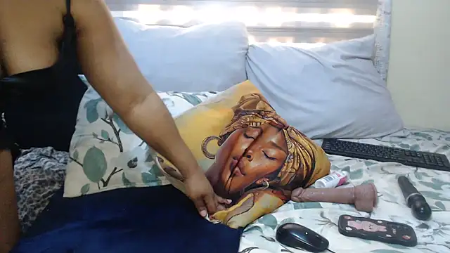 Foxybrownxx1 online show from 06/24/26, 03:11