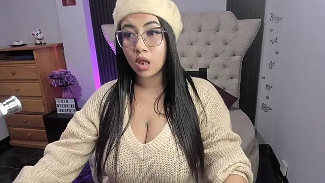 Snapshot of Sexy_cristall_ chatting on 10/16/25, 11:28 Sexy cristall online show from 10/16/25, 11:28