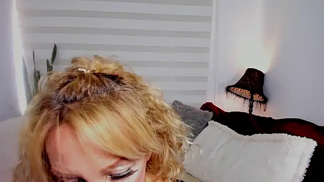 Snapshot of Sammykatt chatting on 02/25/26, 07:12 Sammykatt online show from 02/25/26, 07:12