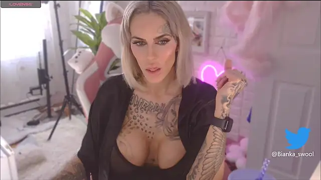 Snapshot of biankaswool1 chatting on 02/19/25, 06:00 biankaswool1 online show from 02/19/25, 06:00