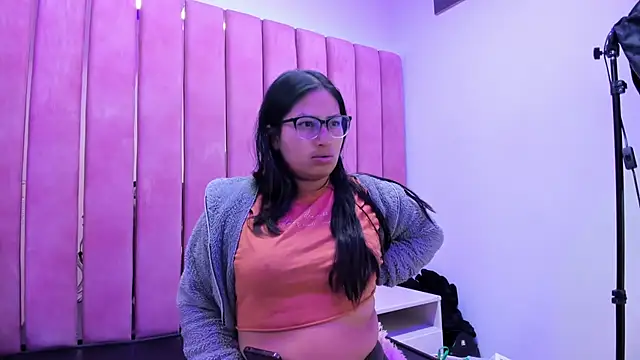 Miaa Smiith  online show from 11/25/25, 03:28