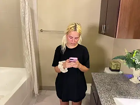 girlfriendmissy online show from 05/03/26, 07:09