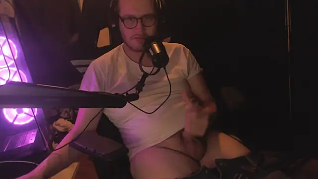 chicostick413 online show from 11/29/25, 04:04