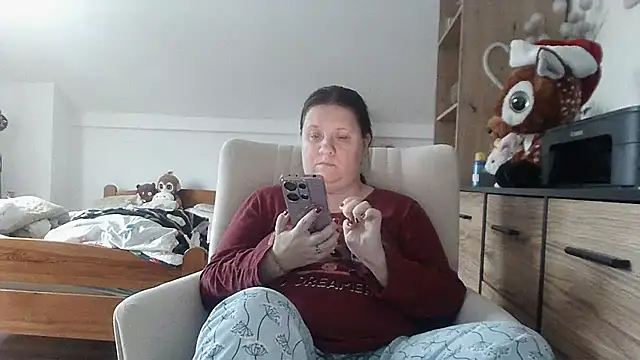 Snapshot of ReifeVenna chatting on 01/15/26, 02:43 ReifeVenna online show from 01/15/26, 02:43