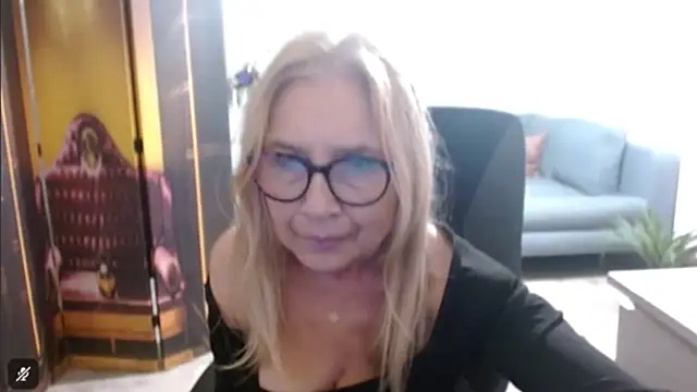 sofia xkiss online show from 11/18/25, 03:05