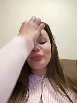 Snapshot of justmila chatting on 12/21/24, 08:32 justmila online show from 12/21/24, 08:32