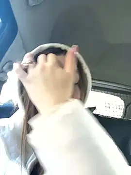 Snapshot of justmila chatting on 12/27/24, 10:34 justmila online show from 12/27/24, 10:34