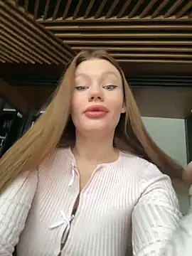 Snapshot of justmila chatting on 01/03/25, 09:25 justmila online show from 01/03/25, 09:25