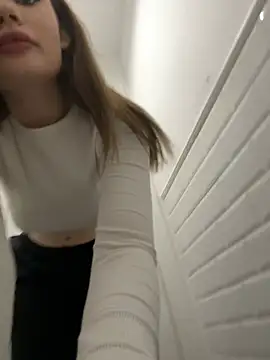 Snapshot of justmila chatting on 01/04/25, 11:43 justmila online show from 01/04/25, 11:43