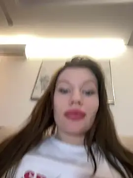 Snapshot of justmila chatting on 02/09/25, 10:32 justmila online show from 02/09/25, 10:32