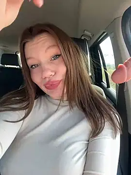 Snapshot of justmila chatting on 02/21/25, 12:17 justmila online show from 02/21/25, 12:17