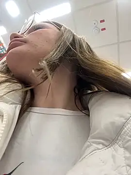 Snapshot of justmila chatting on 02/23/25, 01:53 justmila online show from 02/23/25, 01:53