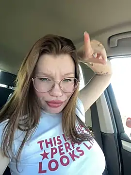 Snapshot of justmila chatting on 03/03/25, 11:33 justmila online show from 03/03/25, 11:33