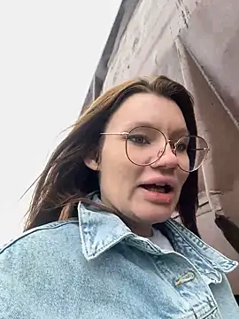 Snapshot of justmila chatting on 03/16/25, 02:44 justmila online show from 03/16/25, 02:44