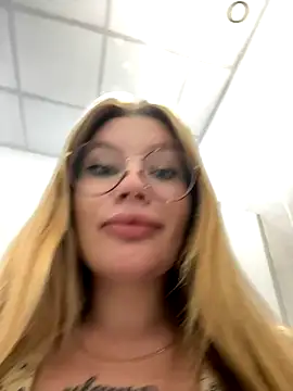 Snapshot of justmila chatting on 09/14/25, 11:20 justmila online show from 09/14/25, 11:20