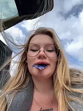 Snapshot of justmila chatting on 09/29/25, 11:15 justmila online show from 09/29/25, 11:15