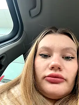 Snapshot of justmila chatting on 11/19/25, 12:05 justmila online show from 11/19/25, 12:05