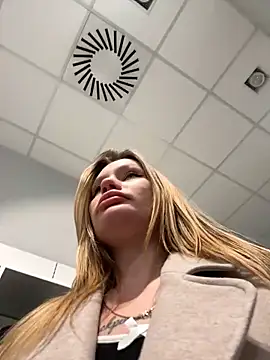 Snapshot of justmila chatting on 11/22/25, 12:37 justmila online show from 11/22/25, 12:37