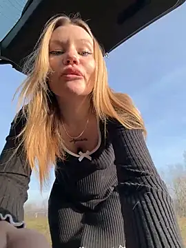 Snapshot of justmila chatting on 12/01/25, 12:32 justmila online show from 12/01/25, 12:32