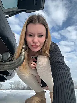 Snapshot of justmila chatting on 01/15/26, 12:21 justmila online show from 01/15/26, 12:21