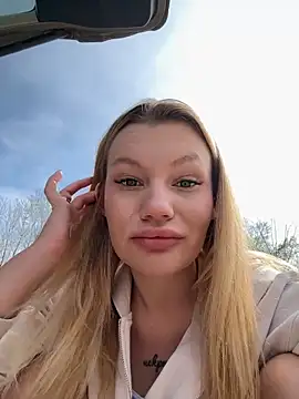 Snapshot of justmila chatting on 03/25/26, 10:32 justmila online show from 03/25/26, 10:32