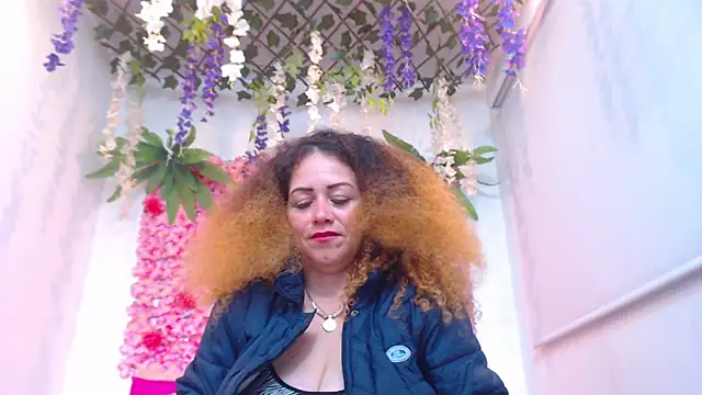 BLONDE SEXYHOT online show from 05/15/26, 12:01