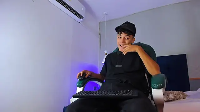 Austin Cardieff online show from 01/22/25, 02:59