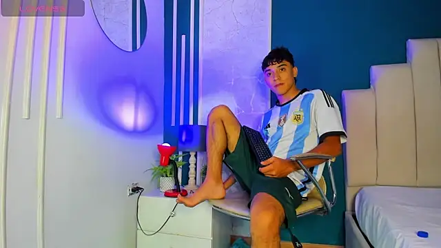 Austin Cardieff online show from 01/23/25, 03:37