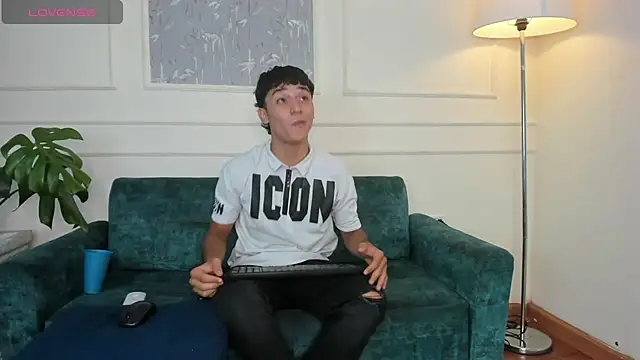 Austin Cardieff online show from 03/01/25, 03:21