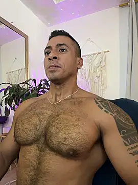 Snapshot of aaroncolombia chatting on 01/09/26, 01:25 aaroncolombia online show from 01/09/26, 01:25