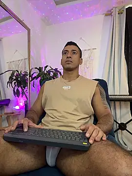 Snapshot of aaroncolombia chatting on 01/16/26, 11:58 aaroncolombia online show from 01/16/26, 11:58