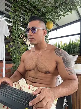 Snapshot of aaroncolombia chatting on 04/09/26, 04:12 aaroncolombia online show from 04/09/26, 04:12