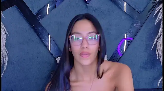 KylieWhite online show from 03/03/25, 06:55